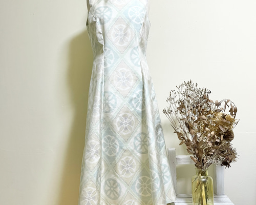 マナ様に✨美しい白大島 3Ｌロングワンピース✨✨着物リメイク 大島紬のピンタックワンピース コートワンピース 白大島 麻の葉 着物