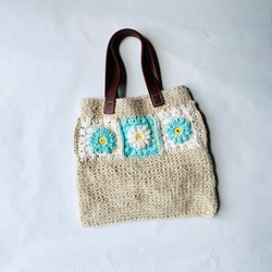 お花モチーフの手編み ぺたんこバッグ 2枚目の画像