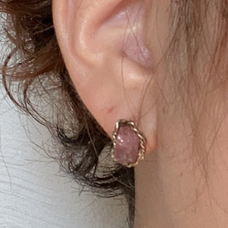 K18GP 粉色尖晶石原石耳環 第7張的照片