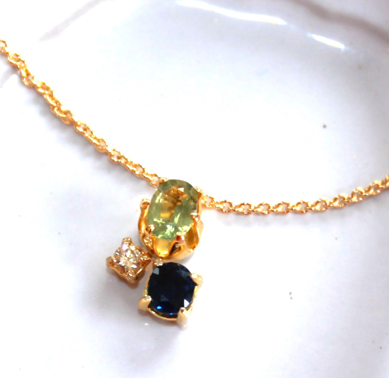 - kira -k10+k18gp Diamond & Blue & Green Sapphire  Necklace