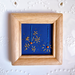 タ*ー様 ハンドメイド刺繍フレーム　夜空いっぱいの花火とニャンズ 刺繍 ミニフレーム ＊【 日本の夏祭り 金魚と線香花火