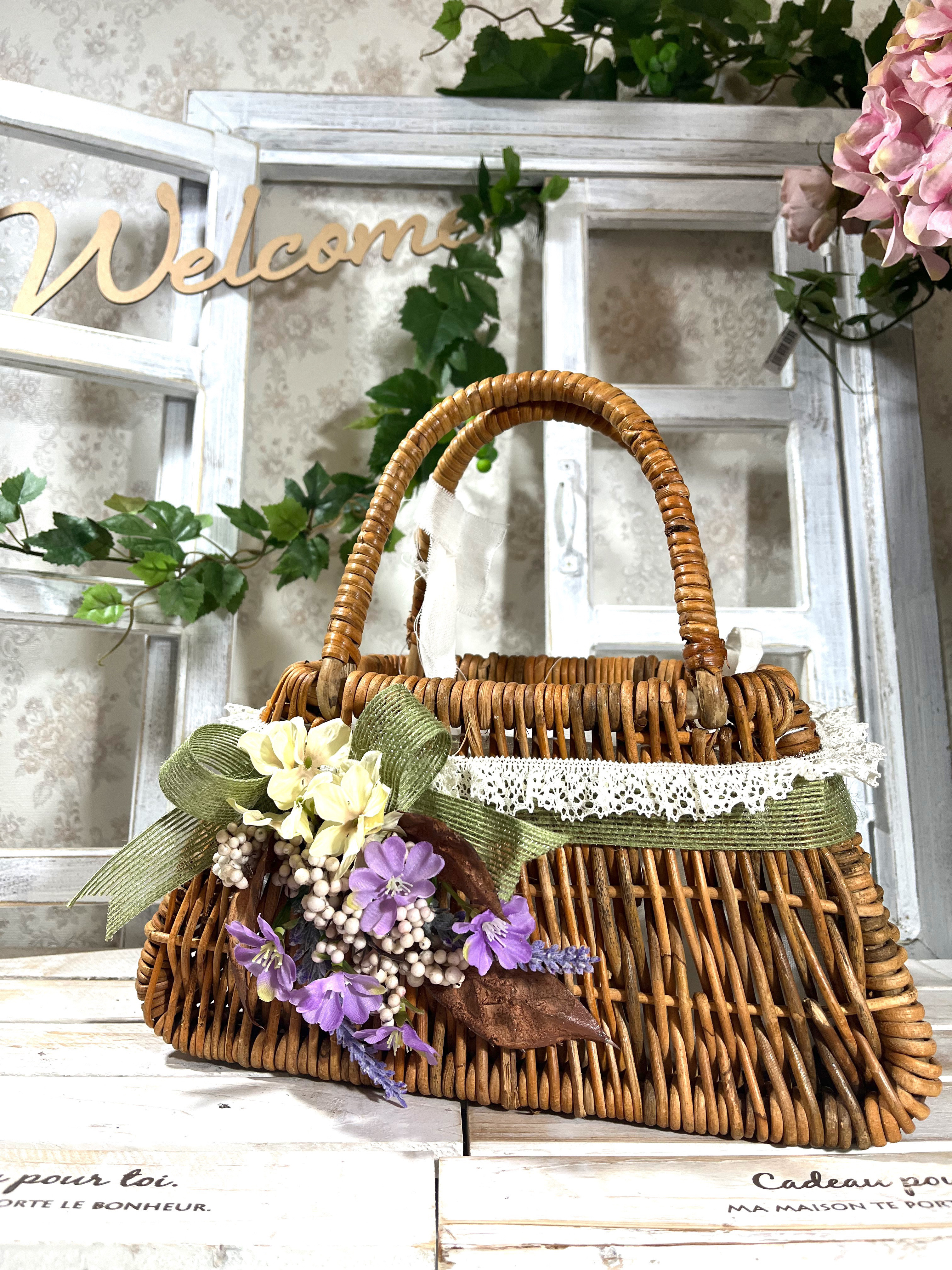 かごバックと帽子のフラワーアレンジ① 6,083円