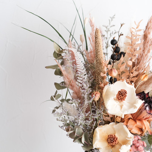 パームフラワー とピンクベージュのドライフラワーブーケ