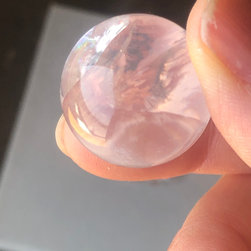 しっかり虹入り！アイリスローズクォーツスフィア☆丸玉☆瀧川神社にて