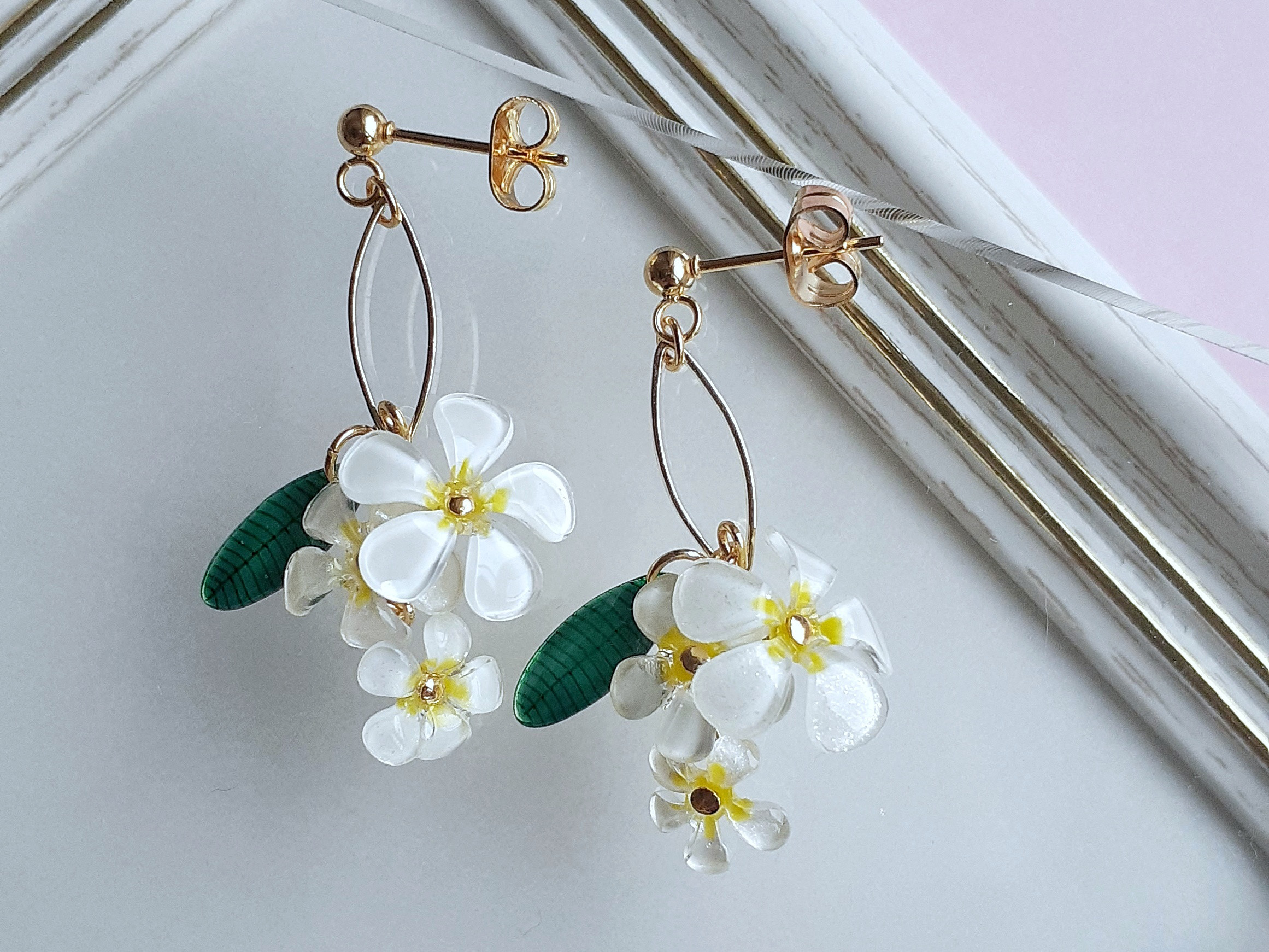 専用♡一点物シリーズ!!プルメリアとシェルピアス イヤリング 専用♡一点物シリーズ!!プルメリアとシェルピアス イヤリング