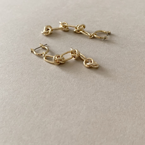 Statement Chain Pierced Earrings 4枚目の画像