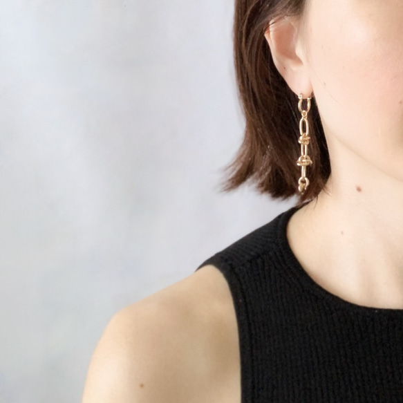 Statement Chain Pierced Earrings 1枚目の画像