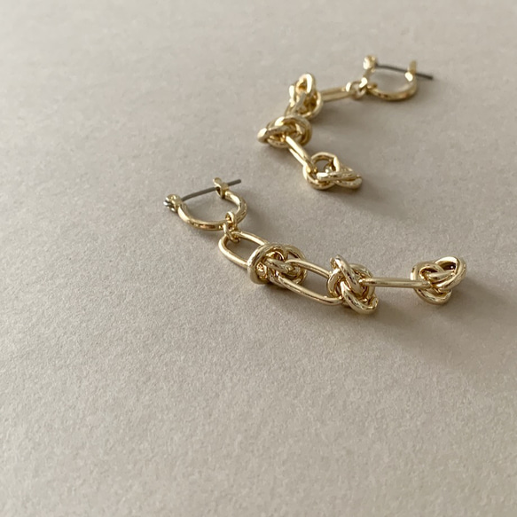 Statement Chain Pierced Earrings 3枚目の画像