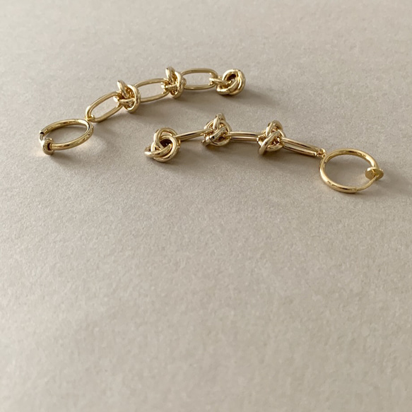 Statement Chain Earrings 3枚目の画像