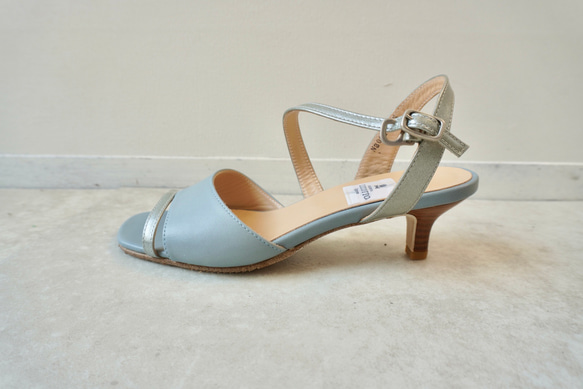 限25件★精緻漂亮的中跟涼鞋★藍色x銀色 第3張的照片