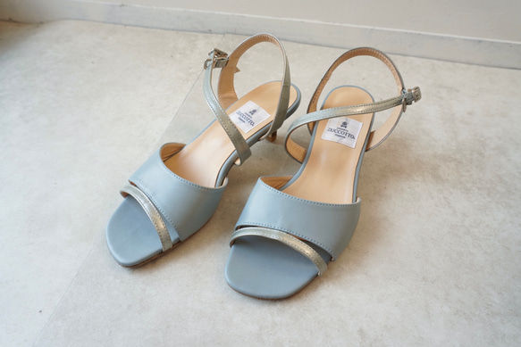 限25件★精緻漂亮的中跟涼鞋★藍色x銀色 第1張的照片