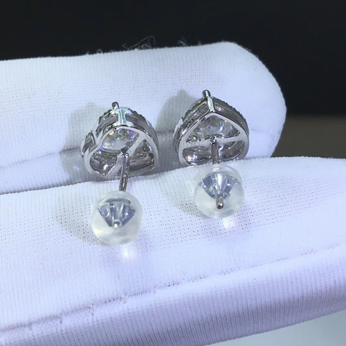 【newデザイン】輝くモアサナイト　ダイヤ　ピアス　K18WG newデザイン】天然イエローダイヤ色 モアサナイト ピアス k18