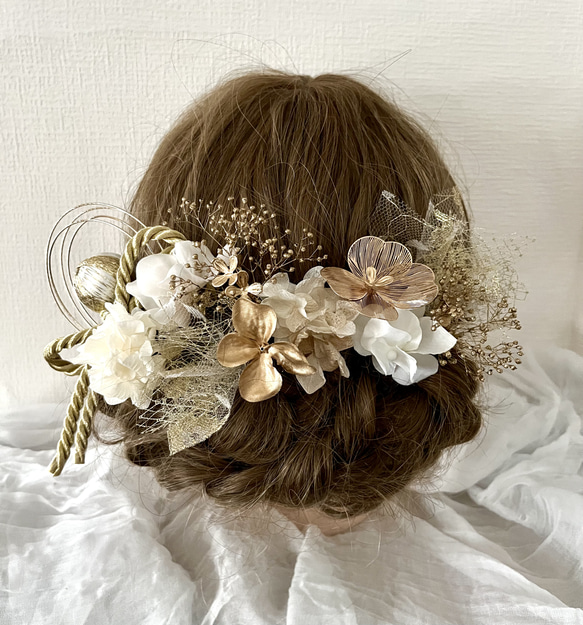 《送料無料》髪飾り ゴールドフラワー×ホワイト 和装 成人式 卒業式 水引 和紐 チュールレース 1枚目の画像