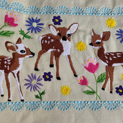 可愛い子鹿刺繍のトートバッグ 4枚目の画像