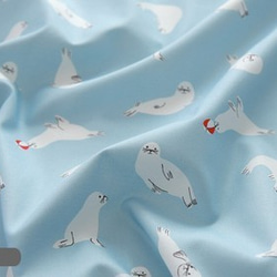 ハーフカットサイズ！！『Baby seal パステルカラーの赤ちゃんアザラシ　ブルー』～54×50㎝でカット済み～ 1枚目の画像