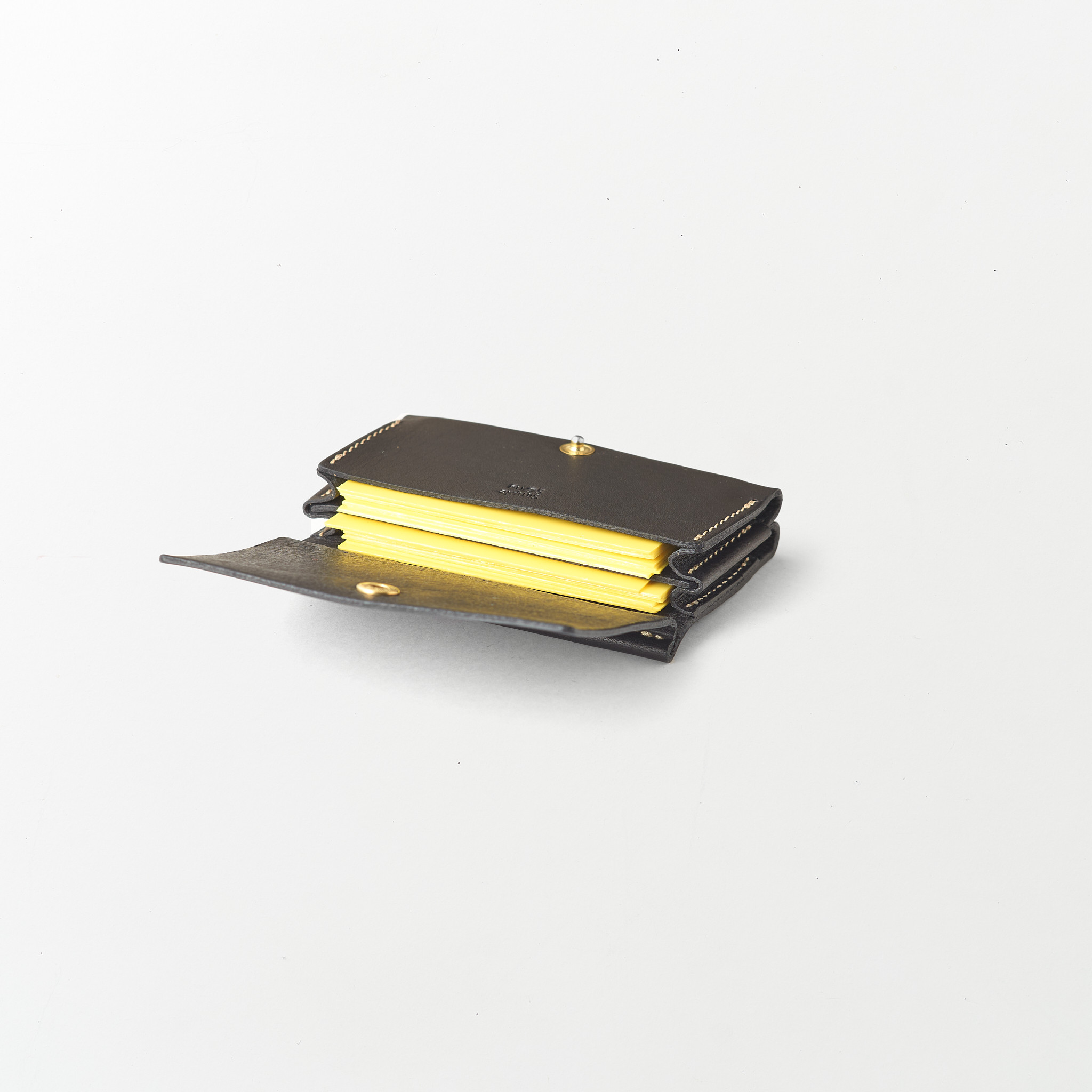 よこ型レザーカードケース/Color:Black