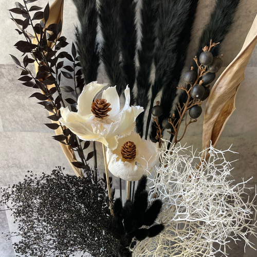 ドライフラワー黒のインテリア そのまま飾るだけ モノトーン グレー