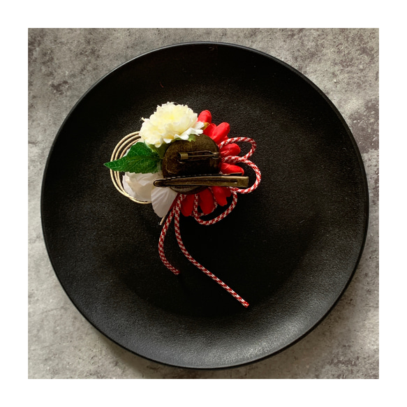 王道　紅白　赤ピンポンマム　髪飾り　ヘアアクセサリー　成人式　卒業式　着物　浴衣　アーティフィシャルフラワー　　七五三 6枚目の画像