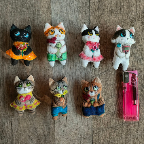 作家さん ぬいぐるみ ブローチ アーティスト ハンドメイド タオちゃん様オーダーの猫のぬいぐるみブローチ ブローチ muku2 通販