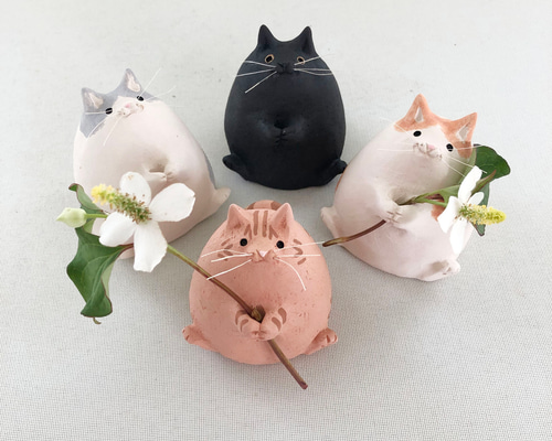 受注制作] お花が持てちゃう猫さん（素焼きの猫 置物） その他