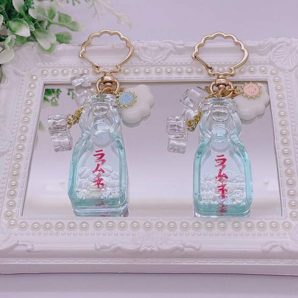 ◇◇爽やかラムネ瓶シェイカーキーホルダー・水色・ピンク