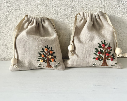 中国の伝統的な木製ジュエリーBOXと櫛 巾着袋と紙袋付 中国の伝統的な木製ジュエリーBOXと櫛 巾着袋と紙袋付