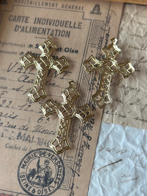 【3個】十字架 透かしパーツ チャーム ゴールド 真鍮 コネクター 4枚目の画像