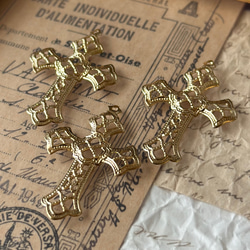 【3個】十字架 透かしパーツ チャーム ゴールド 真鍮 コネクター 1枚目の画像