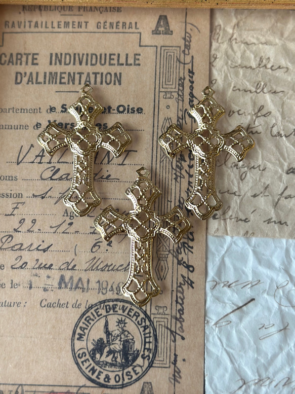 【3個】十字架 透かしパーツ チャーム ゴールド 真鍮 コネクター 2枚目の画像