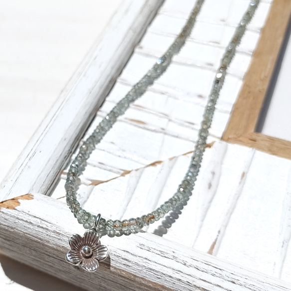 ❁Green sapphire＆flower necklace All silver925❁ 宝石質グリーンサファイア 6枚目の画像