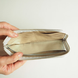 スリムで軽く大容量な長財布（シルバー）カード入れは14か所！牛革 自然なシュリンク◇レディース レザー 皮 L字 薄い 13枚目の画像