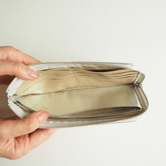 スリムで軽く大容量な長財布（シルバー）カード入れは14か所！牛革 自然なシュリンク◇レディース レザー 皮 L字 薄い 13枚目の画像