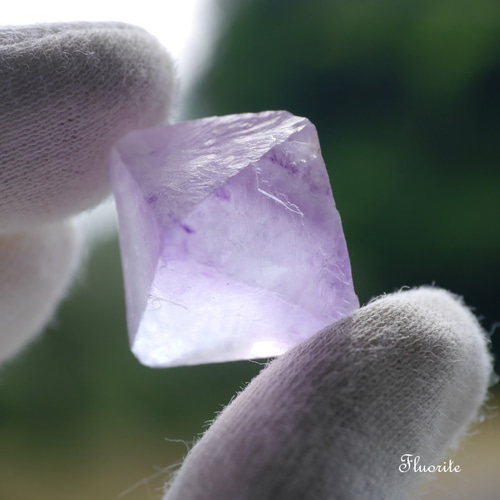 現物✵天然石フローライト八面体 最大幅約26mm 約10.5g 穴なし原石蛍石 