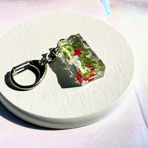 金魚(試作) レジン LEDライト付きキーホルダー 銀杏