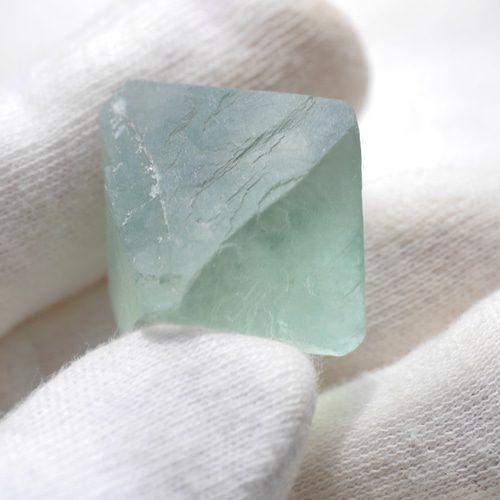 現物✵天然石フローライト八面体 最大幅約28mm 約14.3g 穴なし原石蛍石