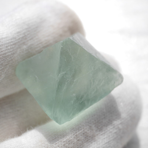 高品質】高透明 フローライト ポイント 8cm スタンド付 原石 高品質 高