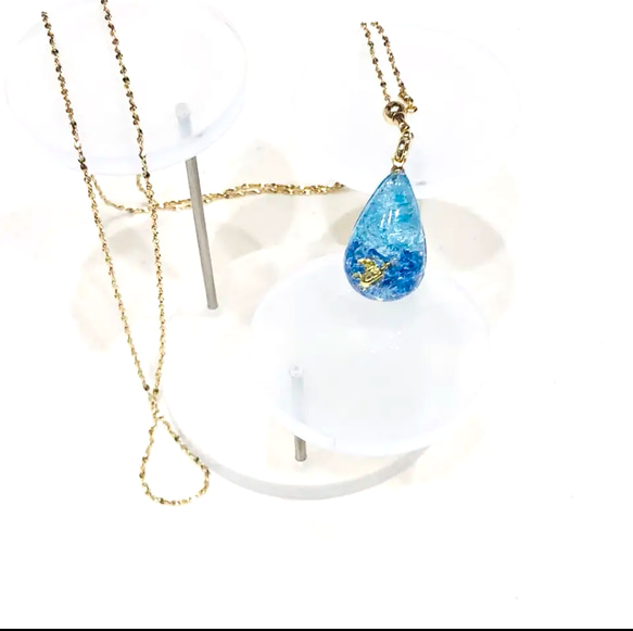 ニッキー　　　　 琉球ガラスの月ネックレス　レジン／ハンドメイドネックレス 琉球ガラスネックレス ブルー | Mon Ange ハンドメイド