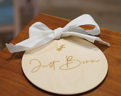 木製 Just Born / Hello Baby プレート リボン付き ジャストボーン