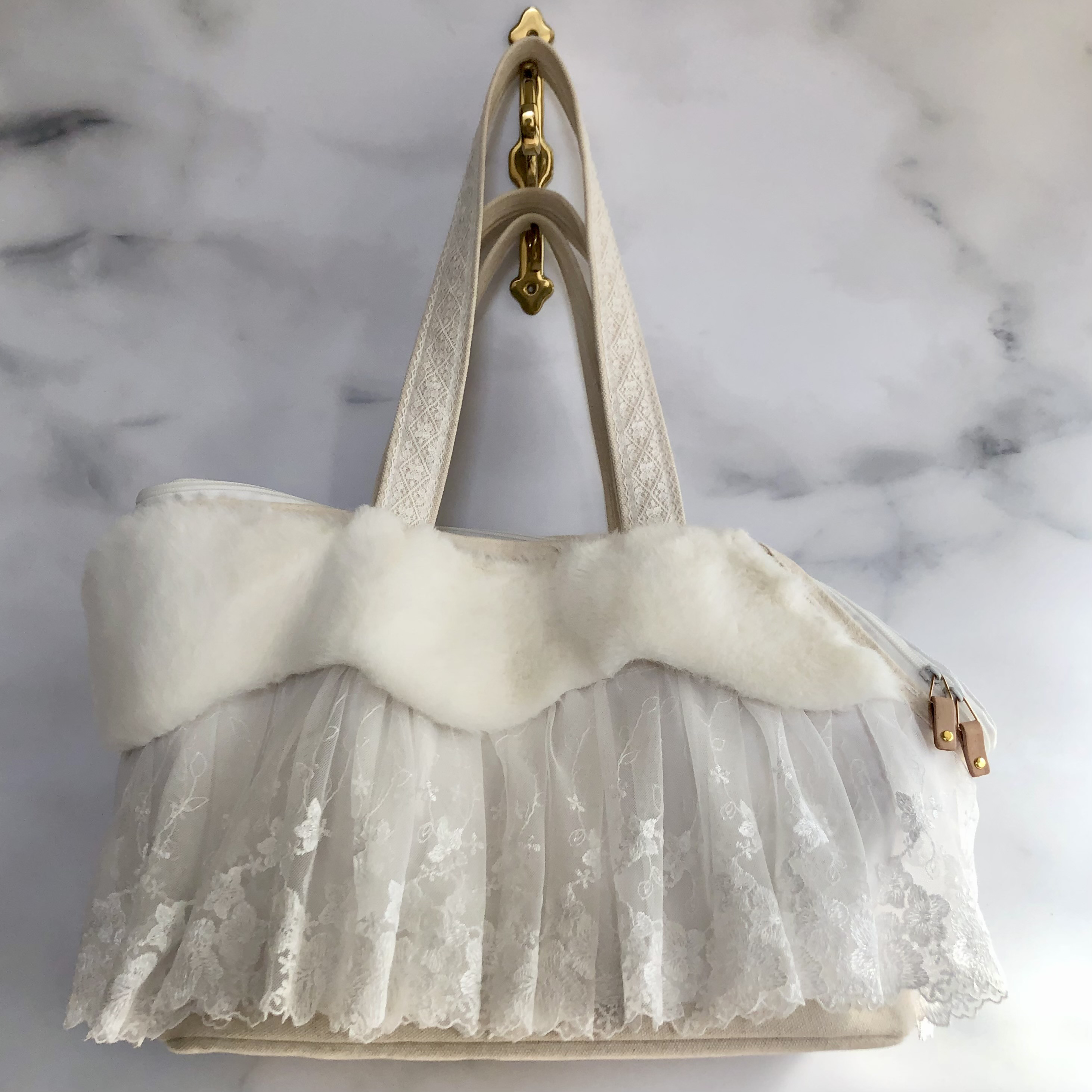 花柄レース For Dear D 犬用 キャリーバッグ レリット 灰色
レリット 花柄レース For Dear D 犬用 キャリーバッグ レリット 灰色