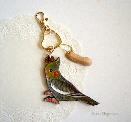 Newデザイン　オカメインコ　ノーマル　並　雌　キーホルダー　革 インコグッズ バッグ チャーム インコ 鳥 レザー