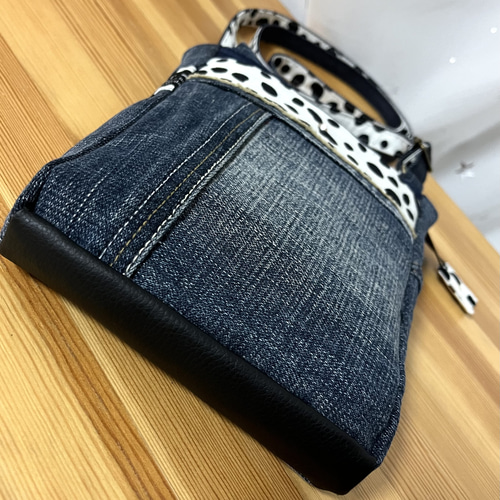 デニムリメイク【ショルダーバッグ】サコッシュ ハンドメイド デニムリメイク サコッシュの作り方 DIY Jeans remake mini