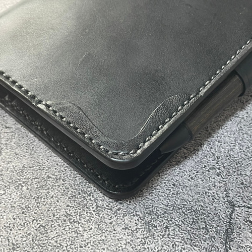 手縫】ほぼ日手帳weeks通常版とMEGA兼用ブラック黒本革カバー（角花飾