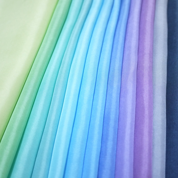(H-01) 純絲衣身襯裡（和服襯裡），手染衣身襯裡 12 件，條紋套裝，綠藍紫漸變，tsumami 工藝面料 第2張的照片