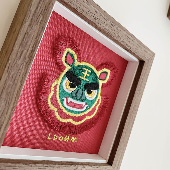 [縁起の良い獅子覚醒] 台湾獅子覚醒刺繍絵画 | 無垢材フレーム | パッケージ付き 4枚目の画像