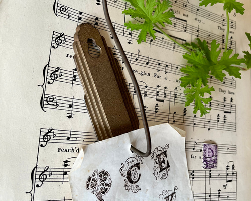 フランスヴィンテージ アールデコ ホルダー リボン レター アンティーク 英国で出会った♪アンティーク 100年前 アールデコデザイン メタル製