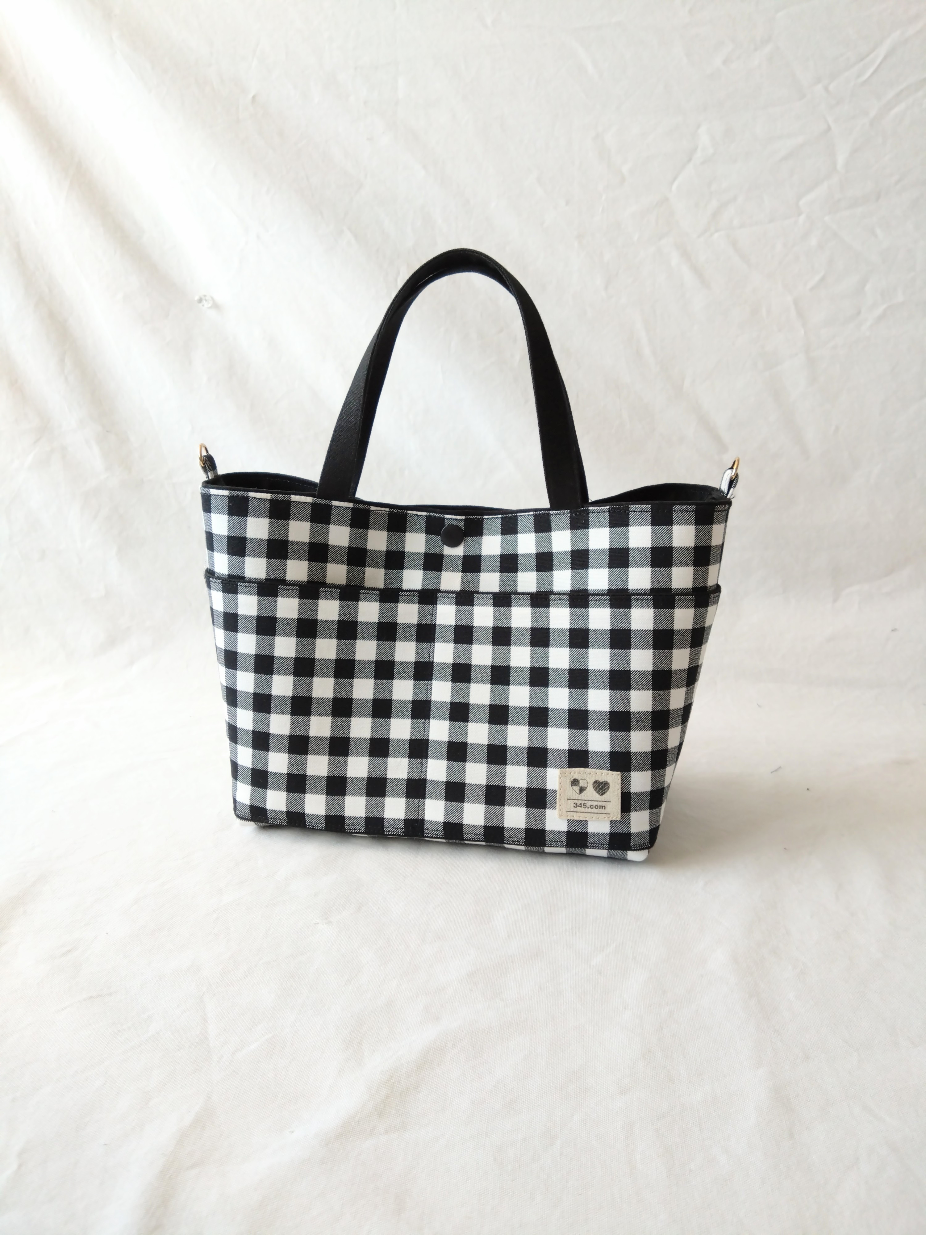 仕切りのあるかっちりBOXトート★ストラップでポシェットにも★ポケットたくさん