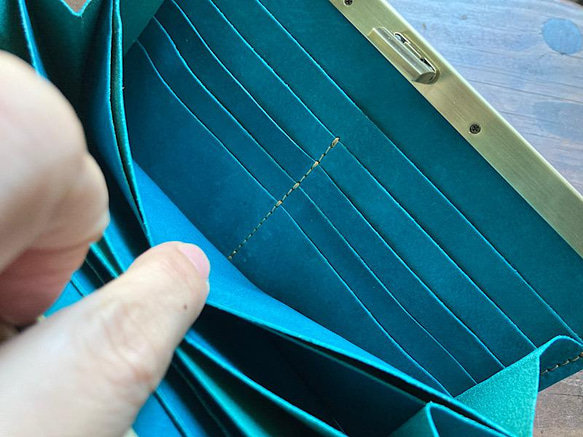 【受注製作◆製作期間約2ヶ月】長財布＊カード16枚収納「avanico」ルガトショルダー（バイオレット×ターコイズ） ヌメ革 ルガトショルダー 植物タンニン鞣し革 です