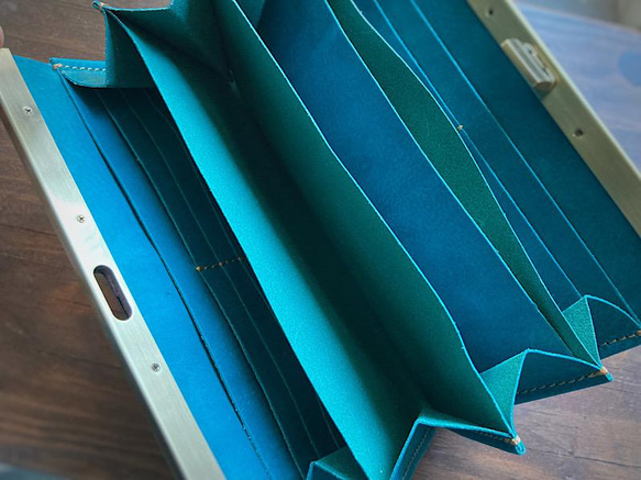 【受注製作◆製作期間約2ヶ月】長財布＊カード16枚収納「avanico」ルガトショルダー（バイオレット×ターコイズ） ヌメ革 ルガトショルダー 植物タンニン鞣し革 です