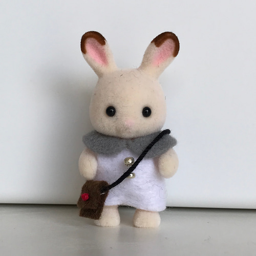 シルバニア着せ替え服】赤ちゃんサイズ☆ワンピースとポシェット シルバニア着せ替え服】赤ちゃんサイズ☆ワンピースとポシェット