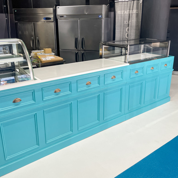 ケーキ屋さん向け冷蔵ショーケースカウンター　ショーケースレジカウンターW3700　おしゃれなブルー　菓子店向け店舗什器 8枚目の画像
